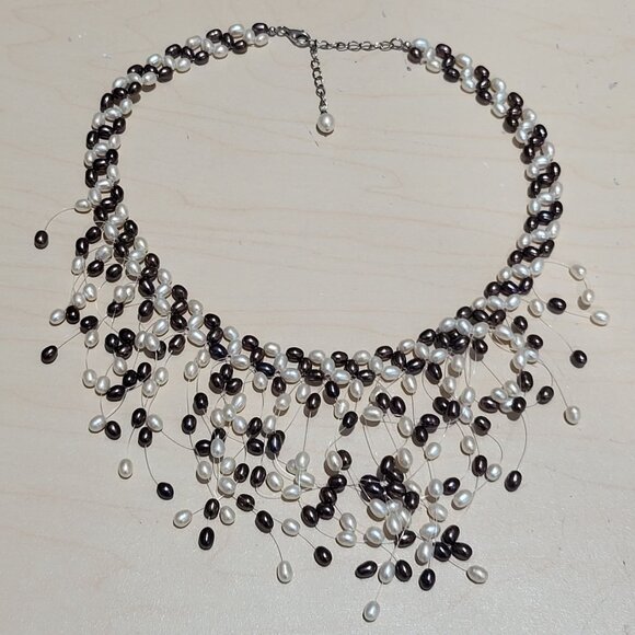 Pearl Cascade Bib Style Necklace White Gray Colors - Picture 8 of 11